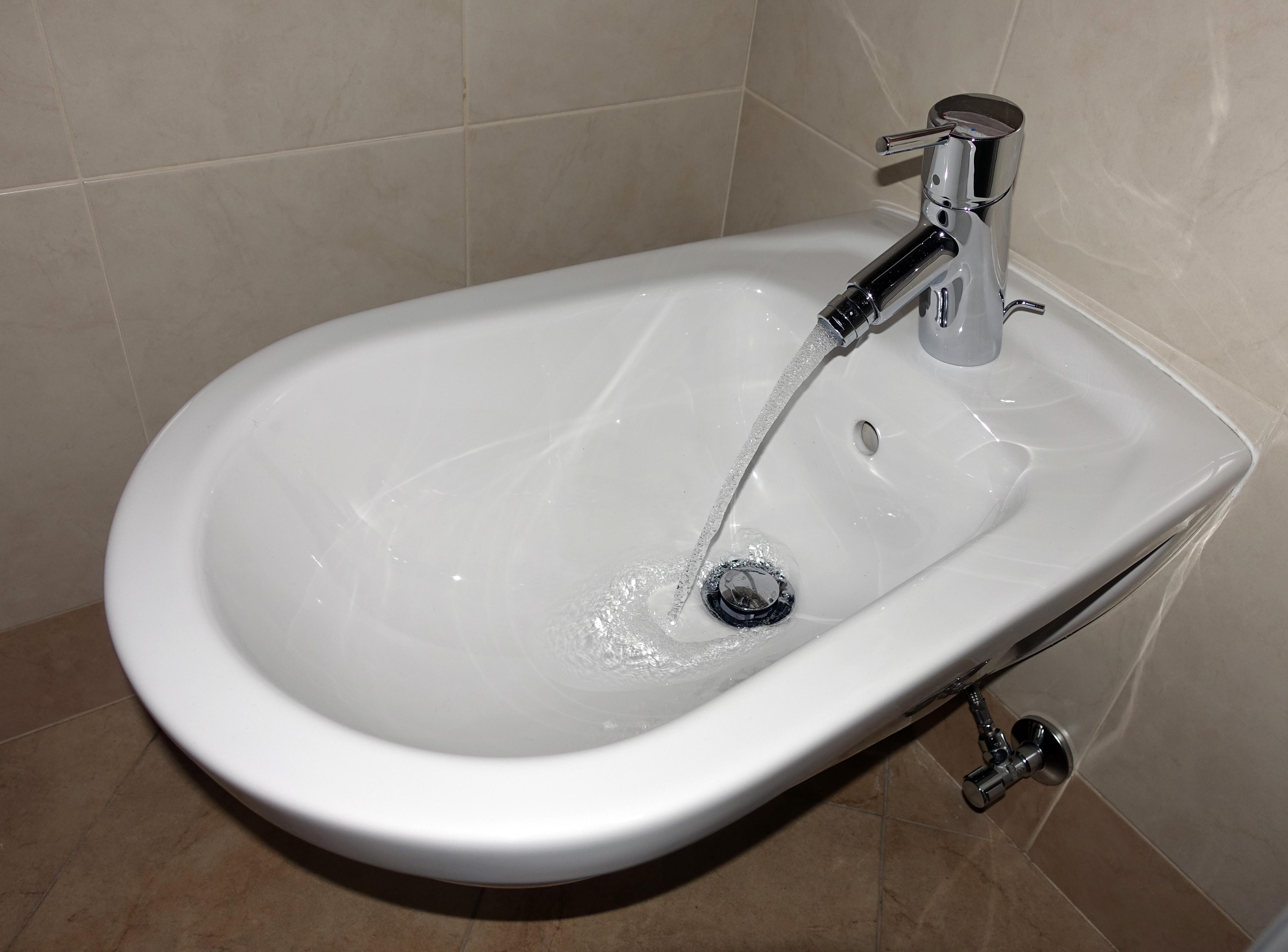 How‌ to Use a Bidet: ⁢A Comprehensive‍ Guide