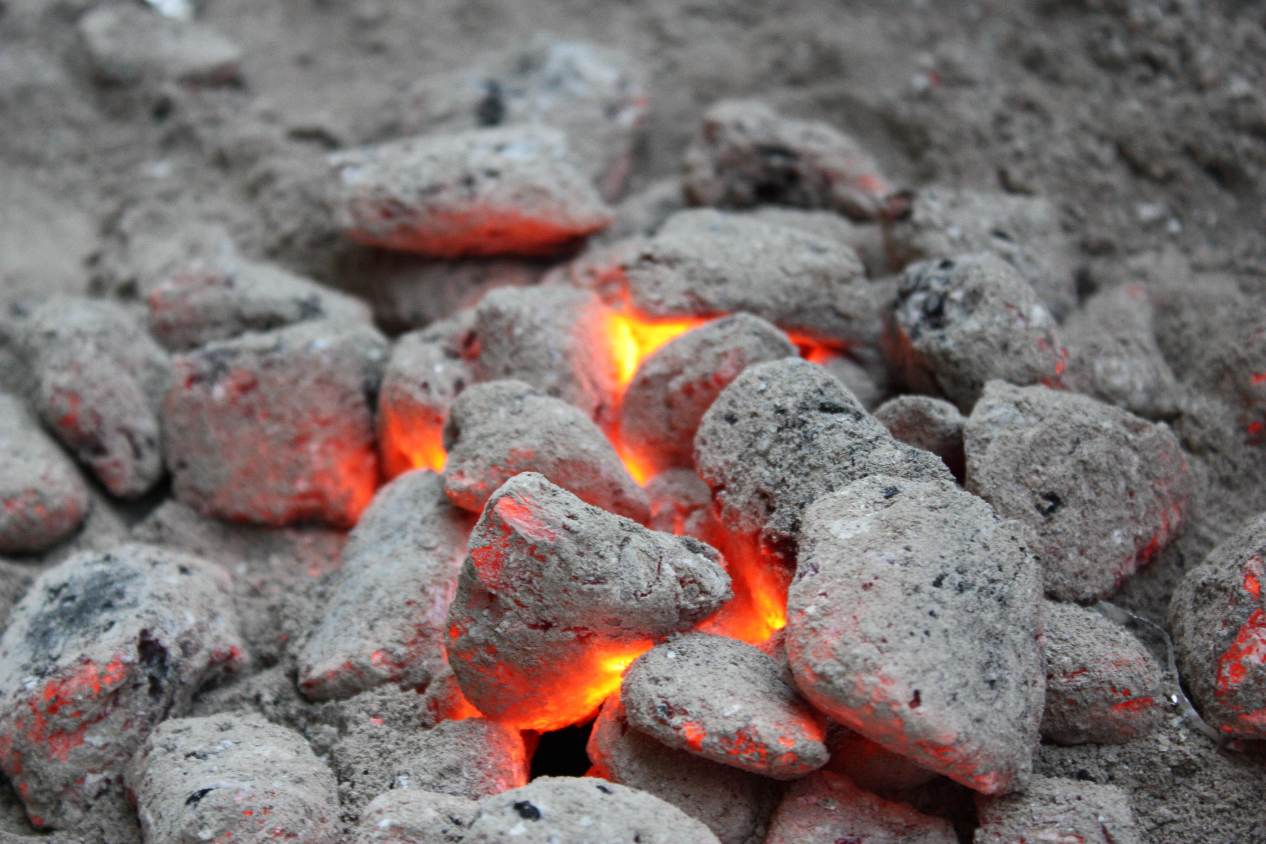 Preparing​ and Igniting‍ the Charcoal