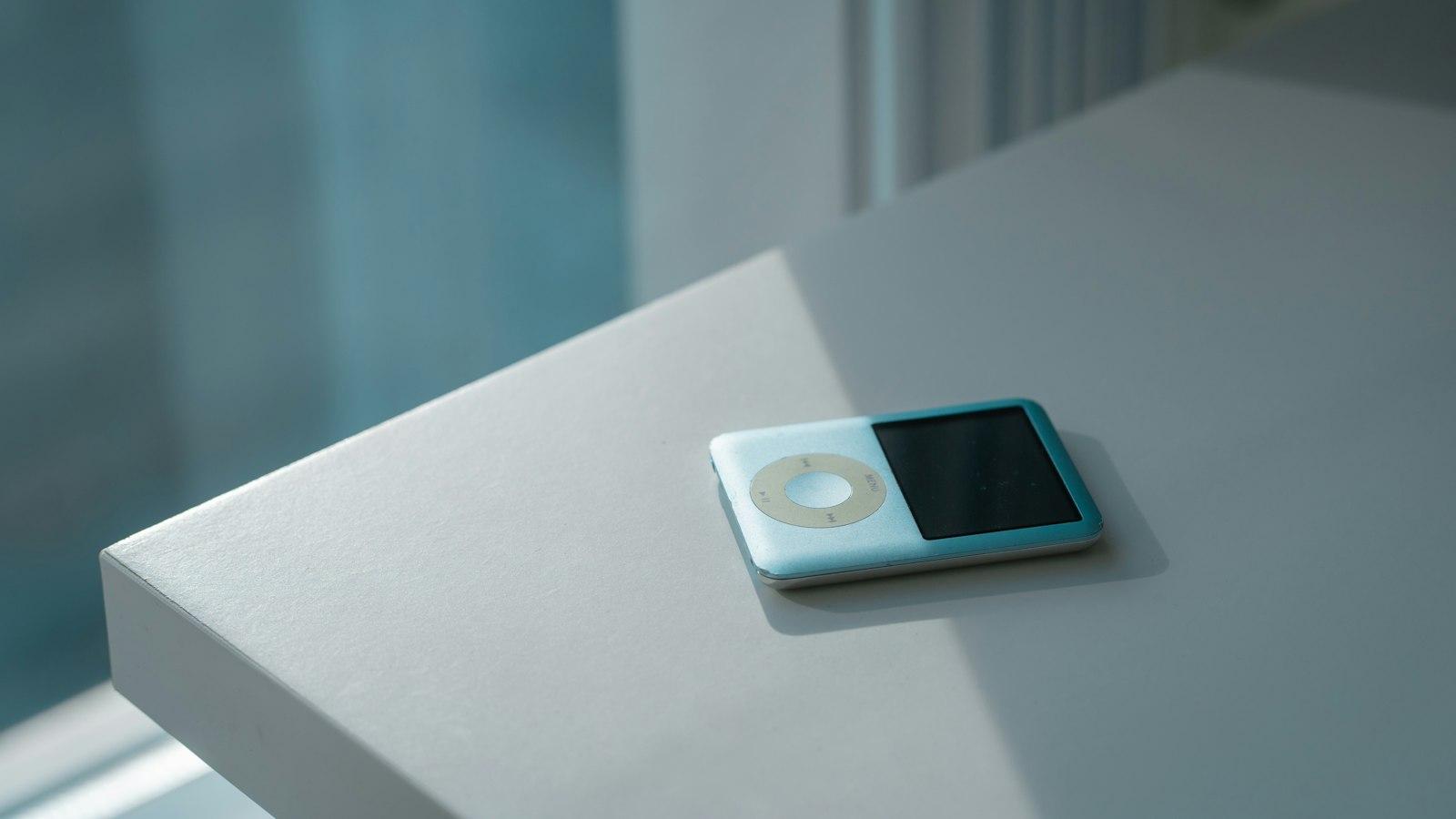 Navigating the iPod Shuffle Interface